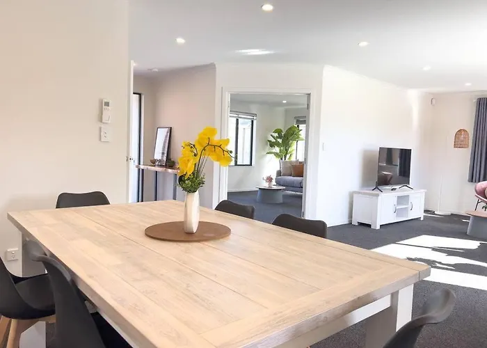 Peaceful 5 Bedrooms Retreat