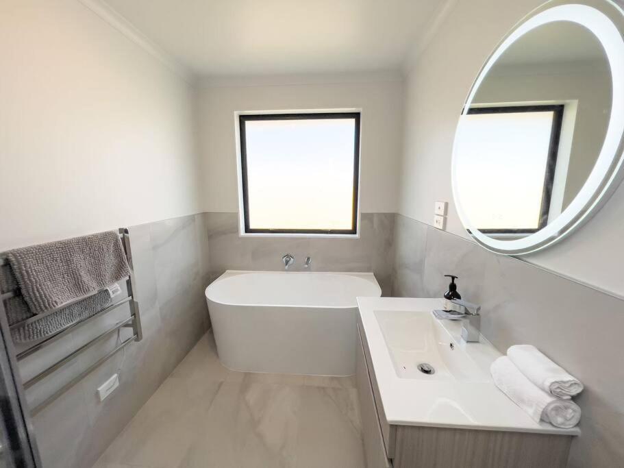 Holiday home Peaceful 5 Bedrooms Retreat