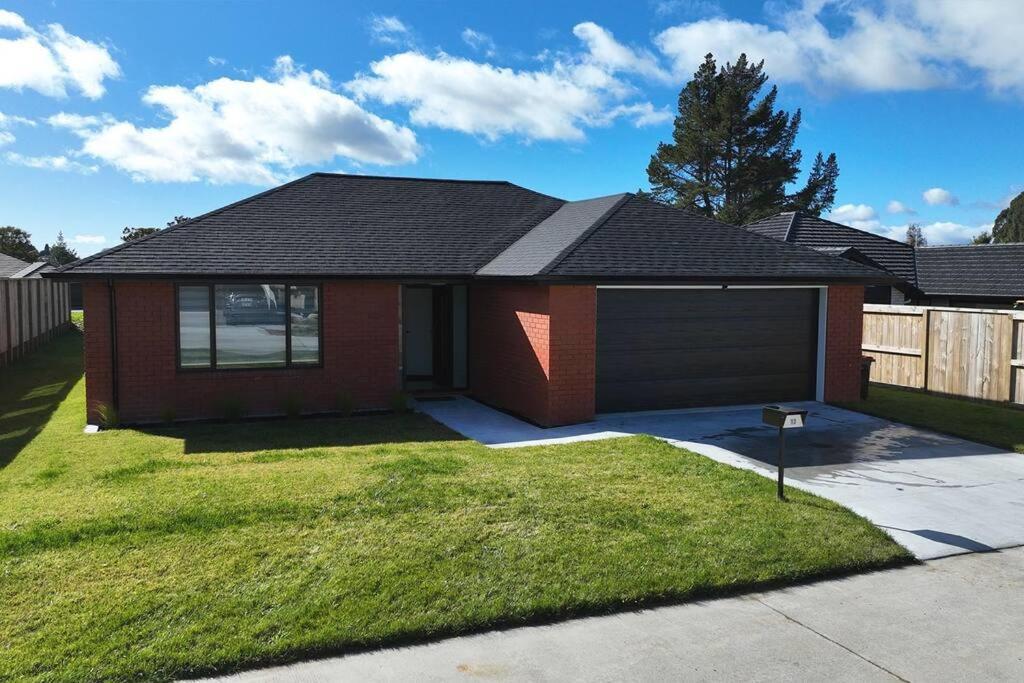 Peaceful 5 Bedrooms Retreat Holiday home